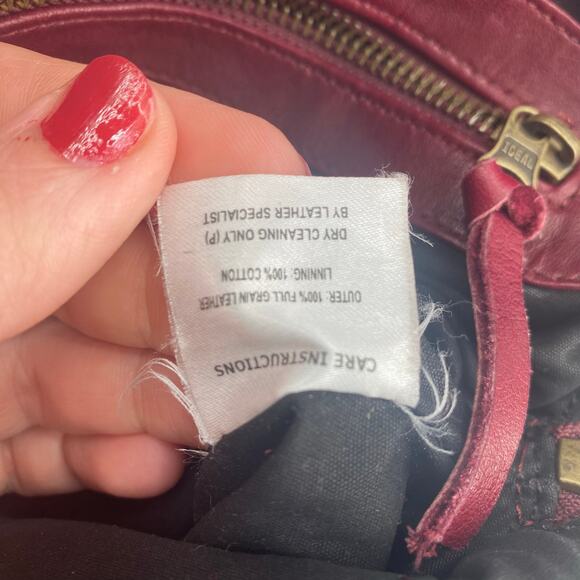 Wanderers Travel Co The Banff Burgundy Red Full Grain Leather Crossbody Purse - Picture 9 of 10